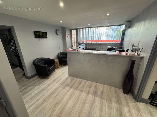 Commerce à MARSEILLE-6E