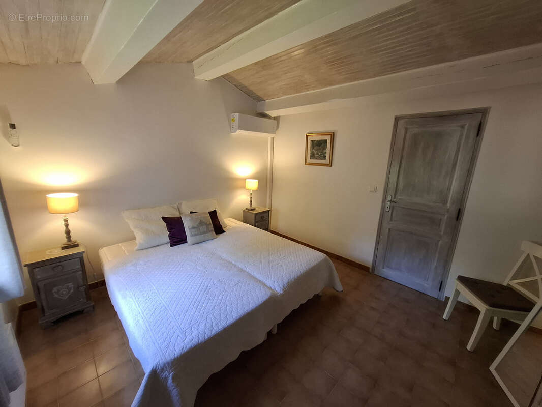 Maison à FONTVIEILLE