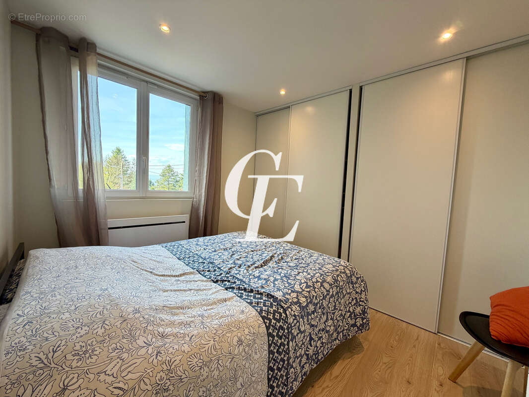 Appartement à SAINT-JUST-SAINT-RAMBERT