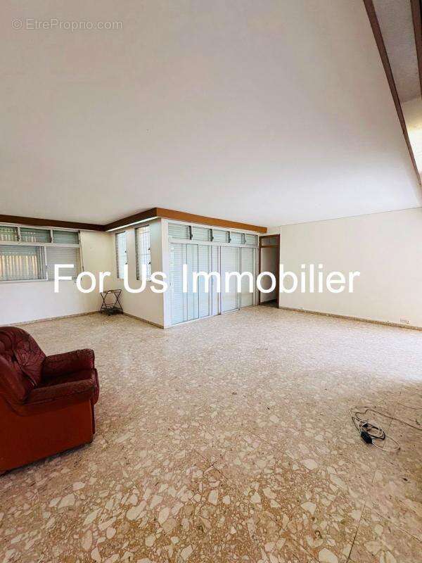 Maison à LES ABYMES