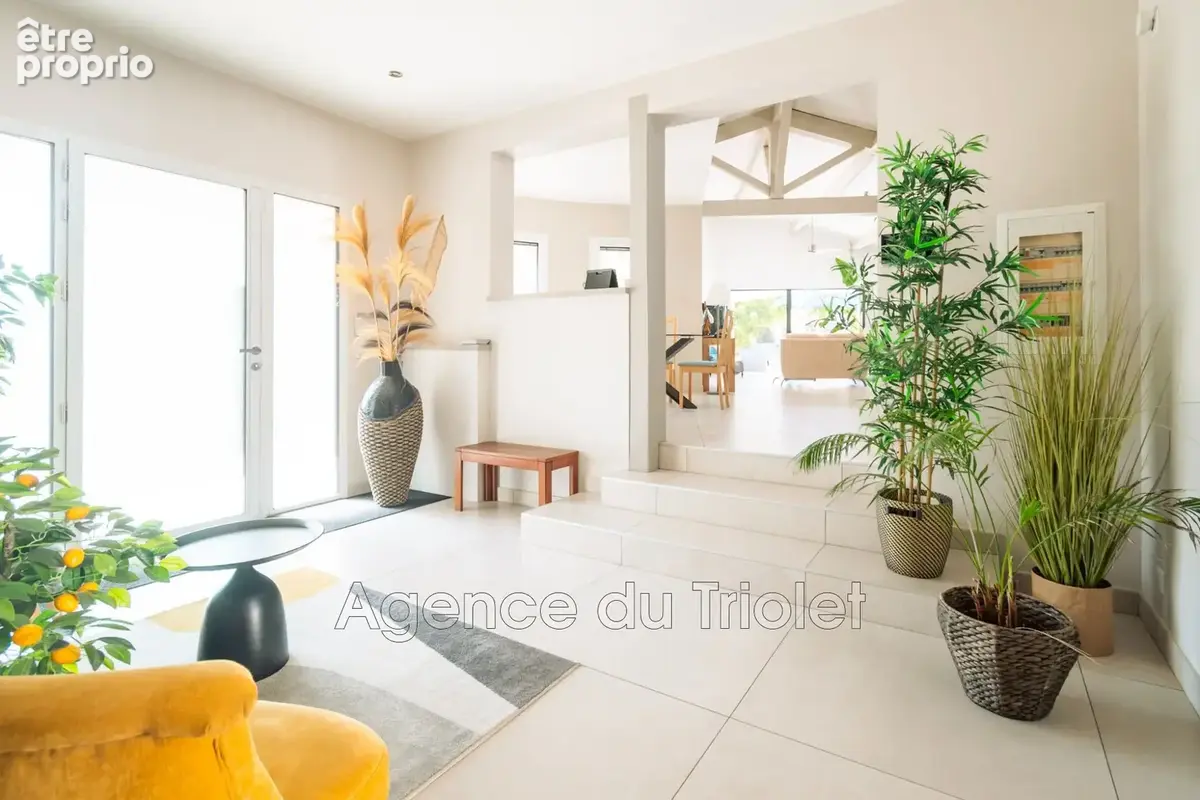 Maison 7 pièces 218 m² à vendre à Saint-Clement-De-Riviere (34980) - photo 2