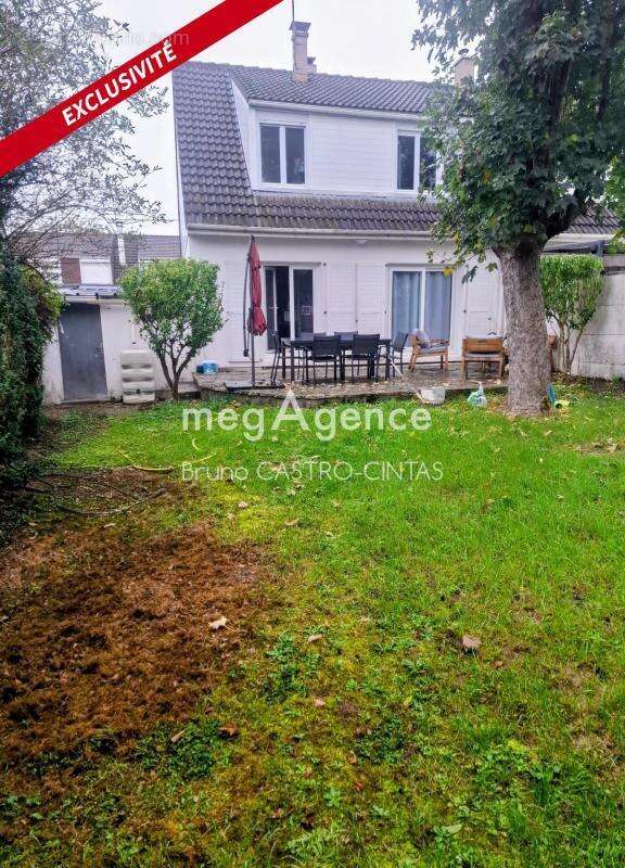 Maison à SAINT-JEAN-DE-BRAYE