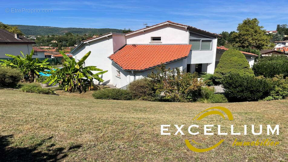 Maison à FONTAINES-SAINT-MARTIN