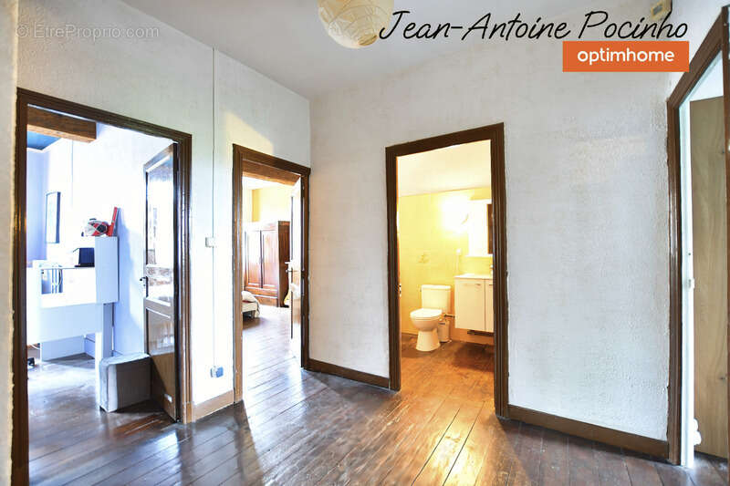 Appartement à SAINTE-FOY-DE-PEYROLIERES