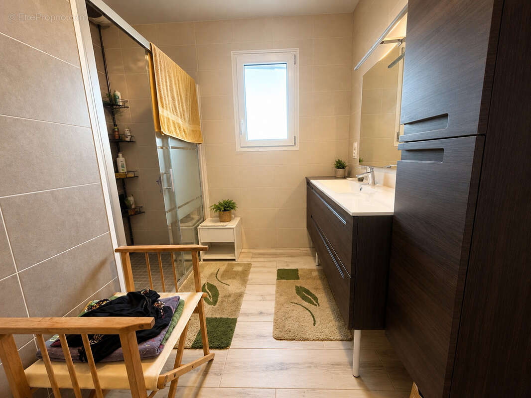 Maison récente de 2019   17000 m2 de terrain avec vignes, piscine et dépendances   à 20 min de Périgueux - photo 8