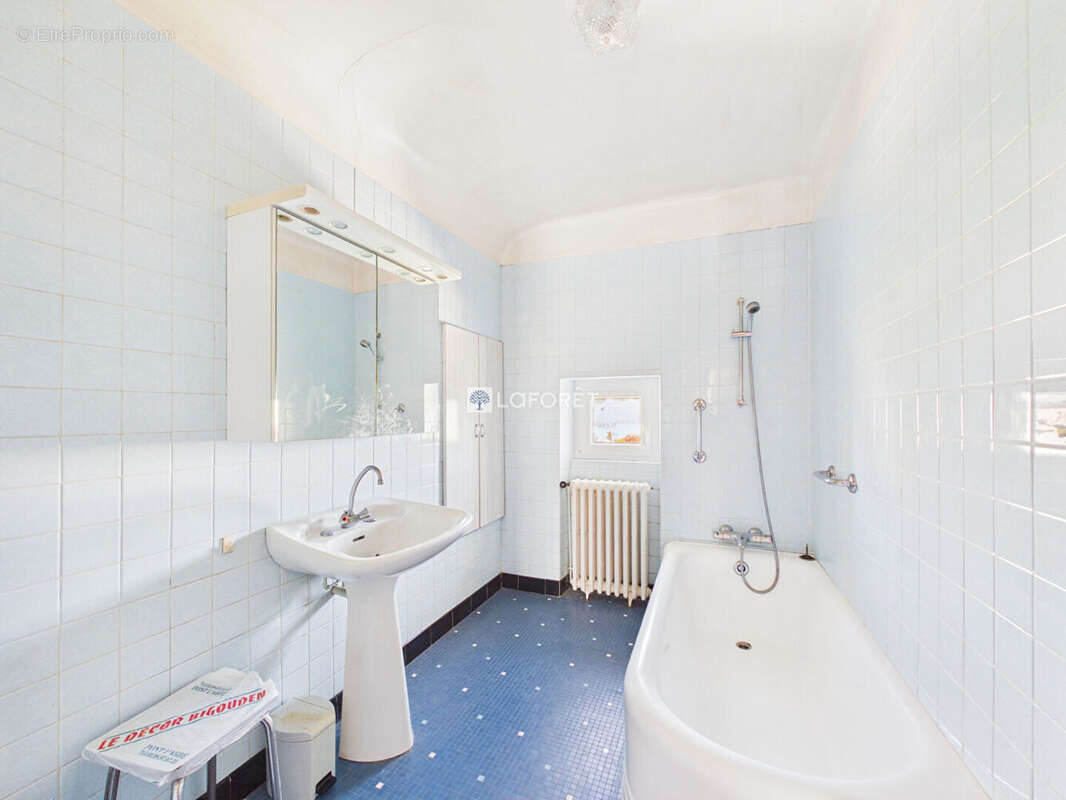Maison TREFFIAGAT 6 Pièces 130.25 m² - photo 14