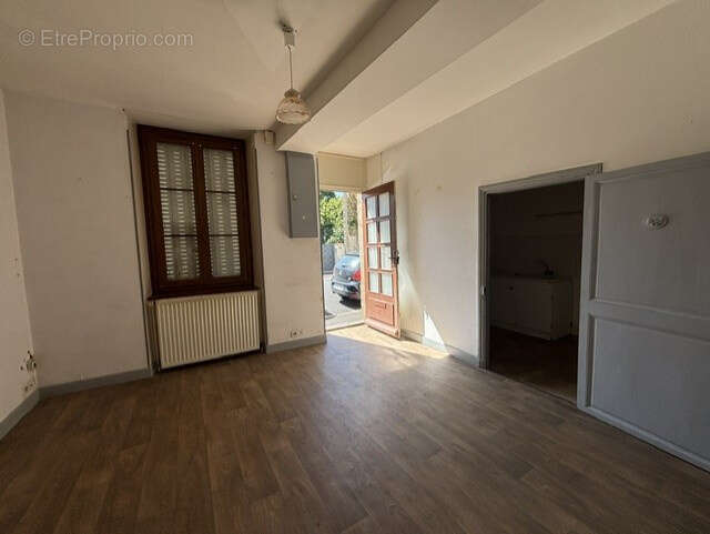 EXCLUSIVITE à AUTUN, T3 en RDC avec balcon et garage. - photo 2