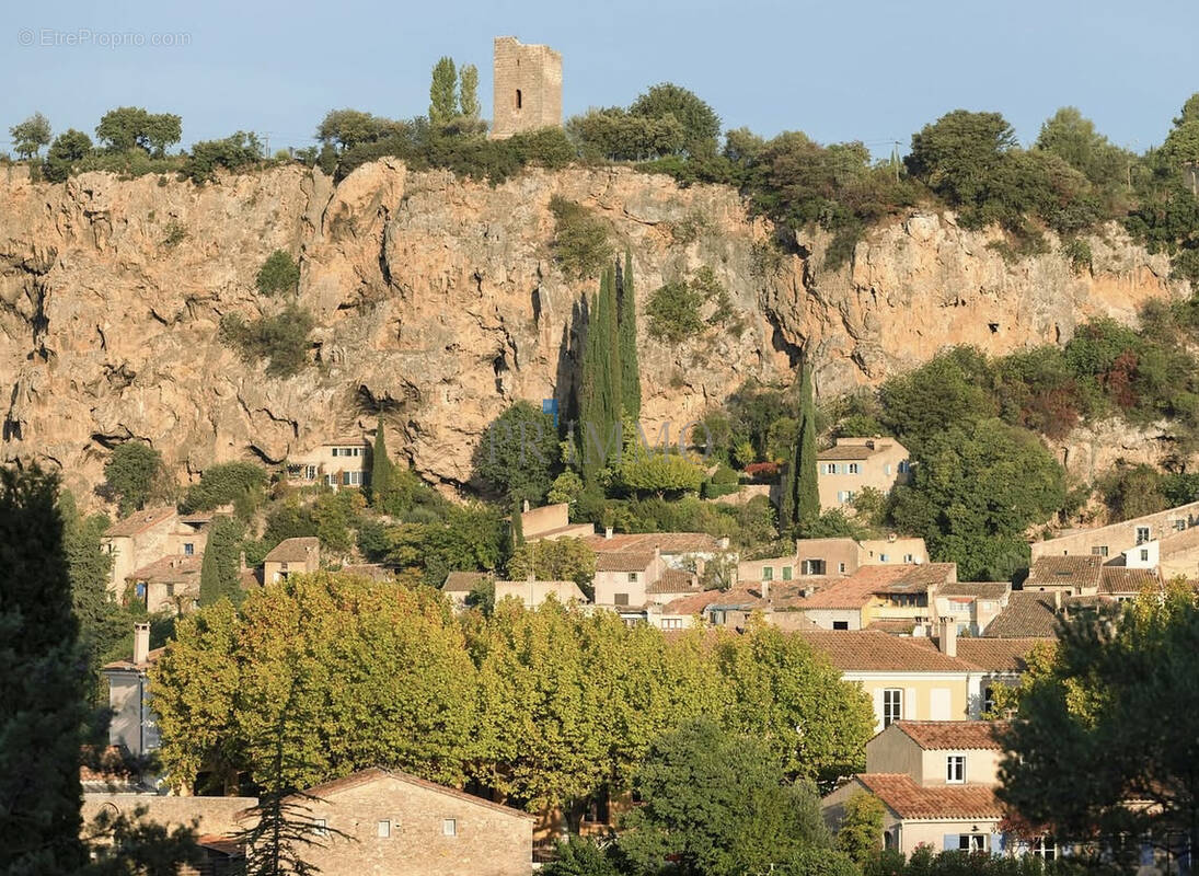Appartement à COTIGNAC