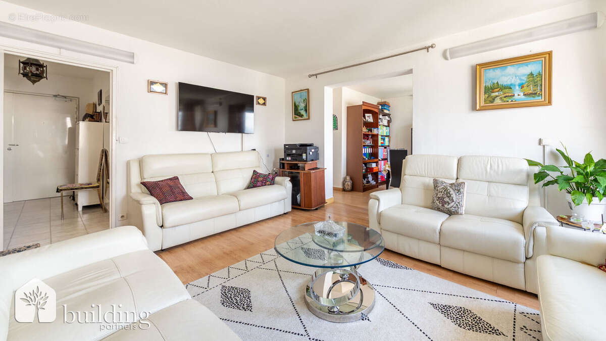 Appartement à COURBEVOIE