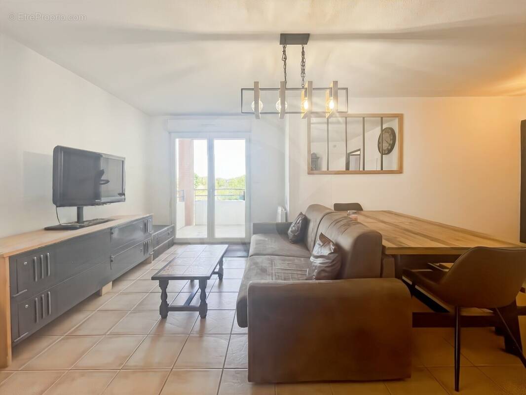 Appartement à NEGREPELISSE