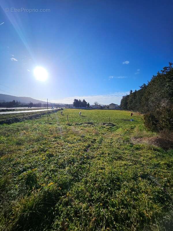 Terrain à MALLEMORT