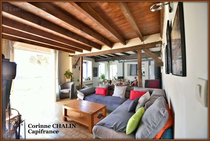Maison à vendre 5 pièces MONTCOMBROUX LES MINES (03) - photo 2