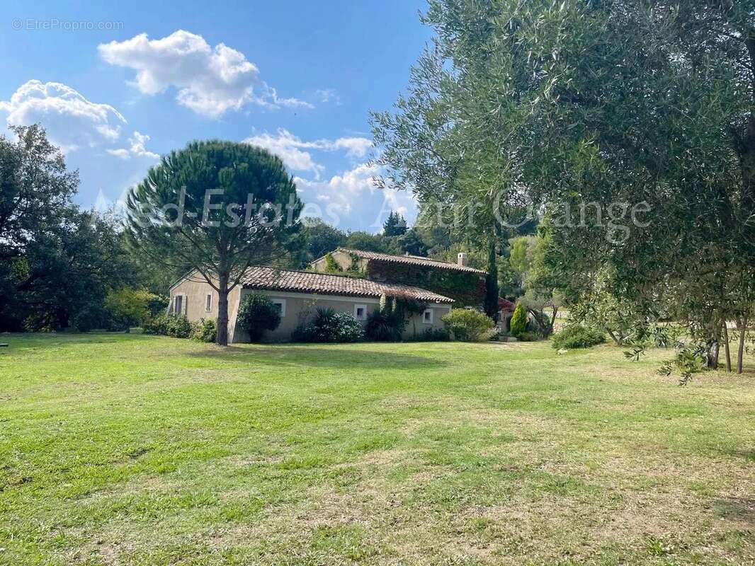 Maison à LA GARDE-FREINET