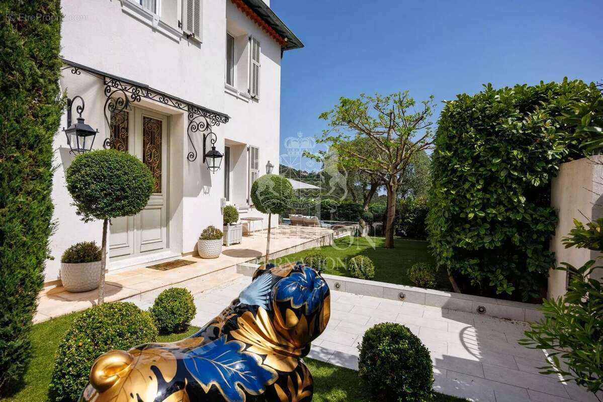 Maison à EZE