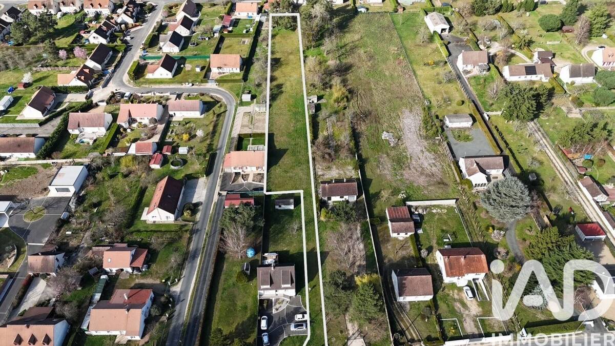 Photo 1 - Terrain à LES MONTILS