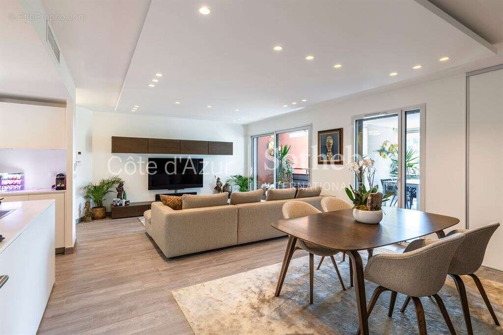 Appartement à EZE