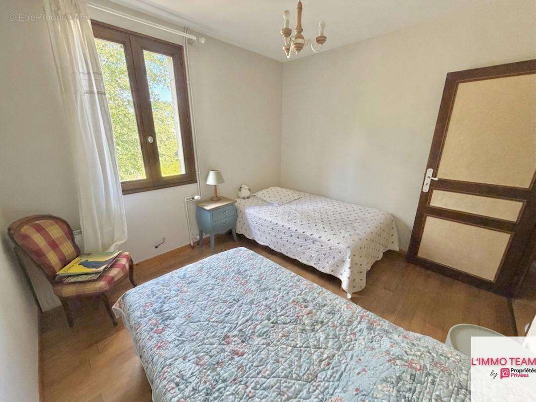 Maison 5 chambres, avec garages et piscine, sur 1.7Ha - vue imprenable - photo 9