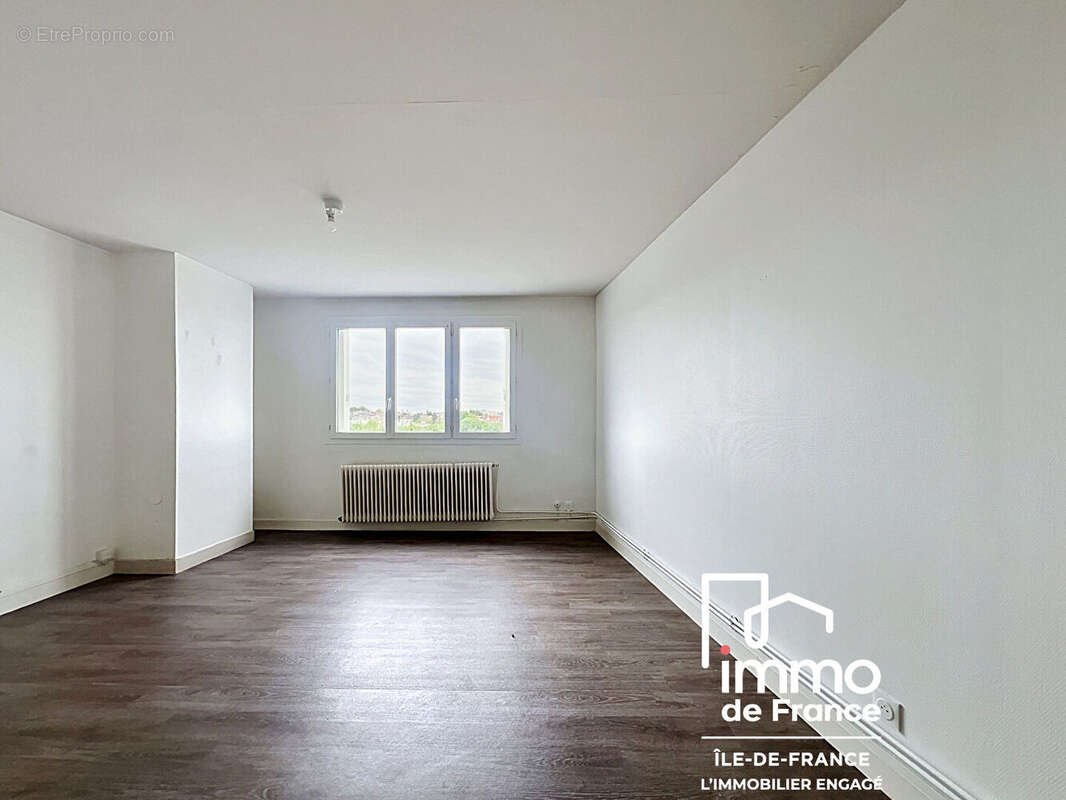 Appartement à MAINVILLIERS