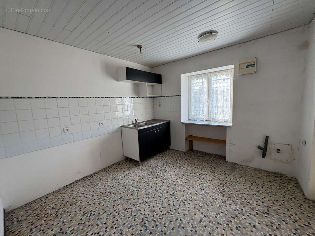 Maison à SAINT-CHRISTOPHE-DU-LIGNERON