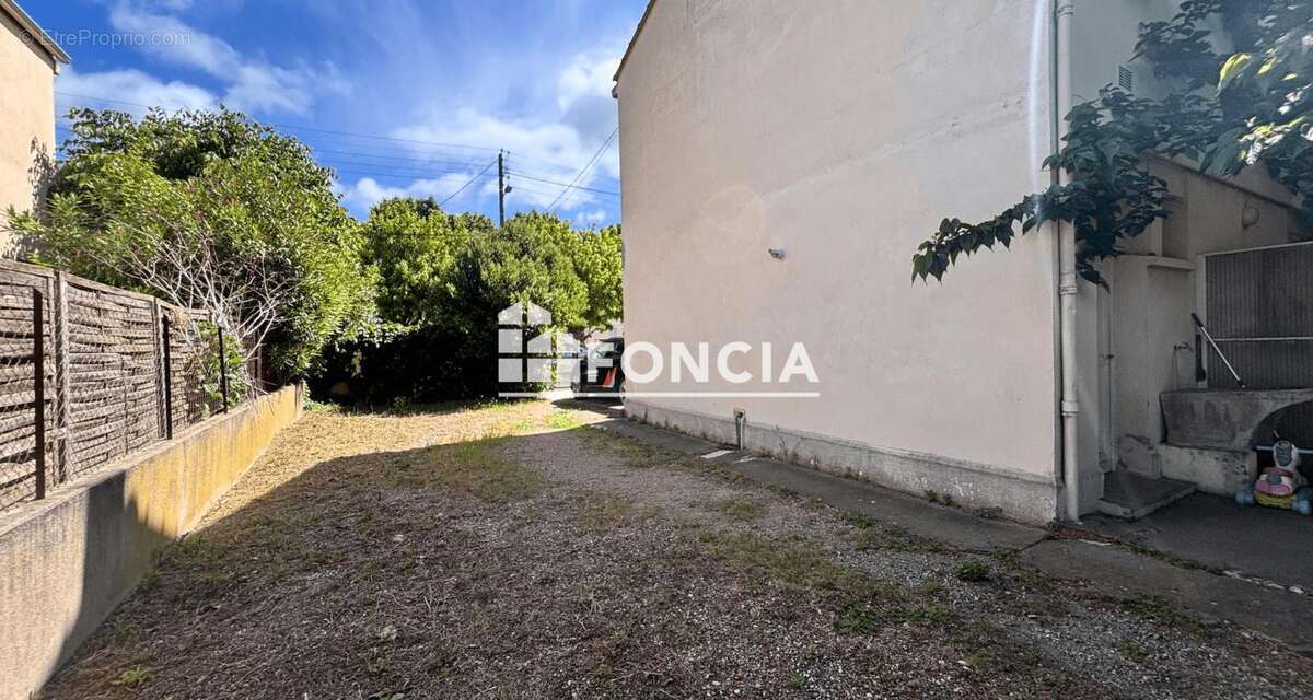 Pézenas centre - Maison de ville T4 avec jardin de 320 m² et garage - photo 13