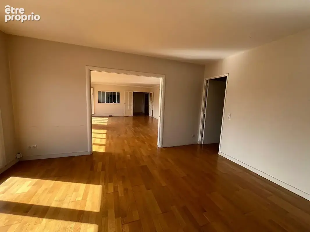 Appartement Maisons Laffitte 6 pièce(s) 155 m2 ascenseur, box et cave - photo 3