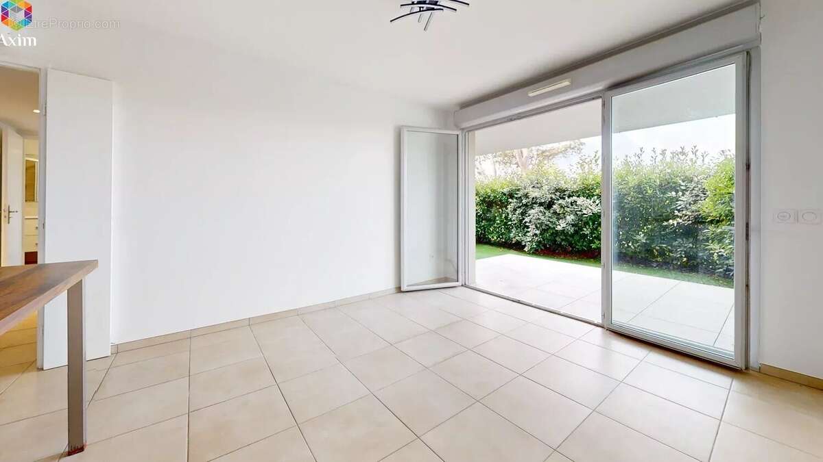 Appartement récent avec jardin, piscine et vue dégagée - photo 24