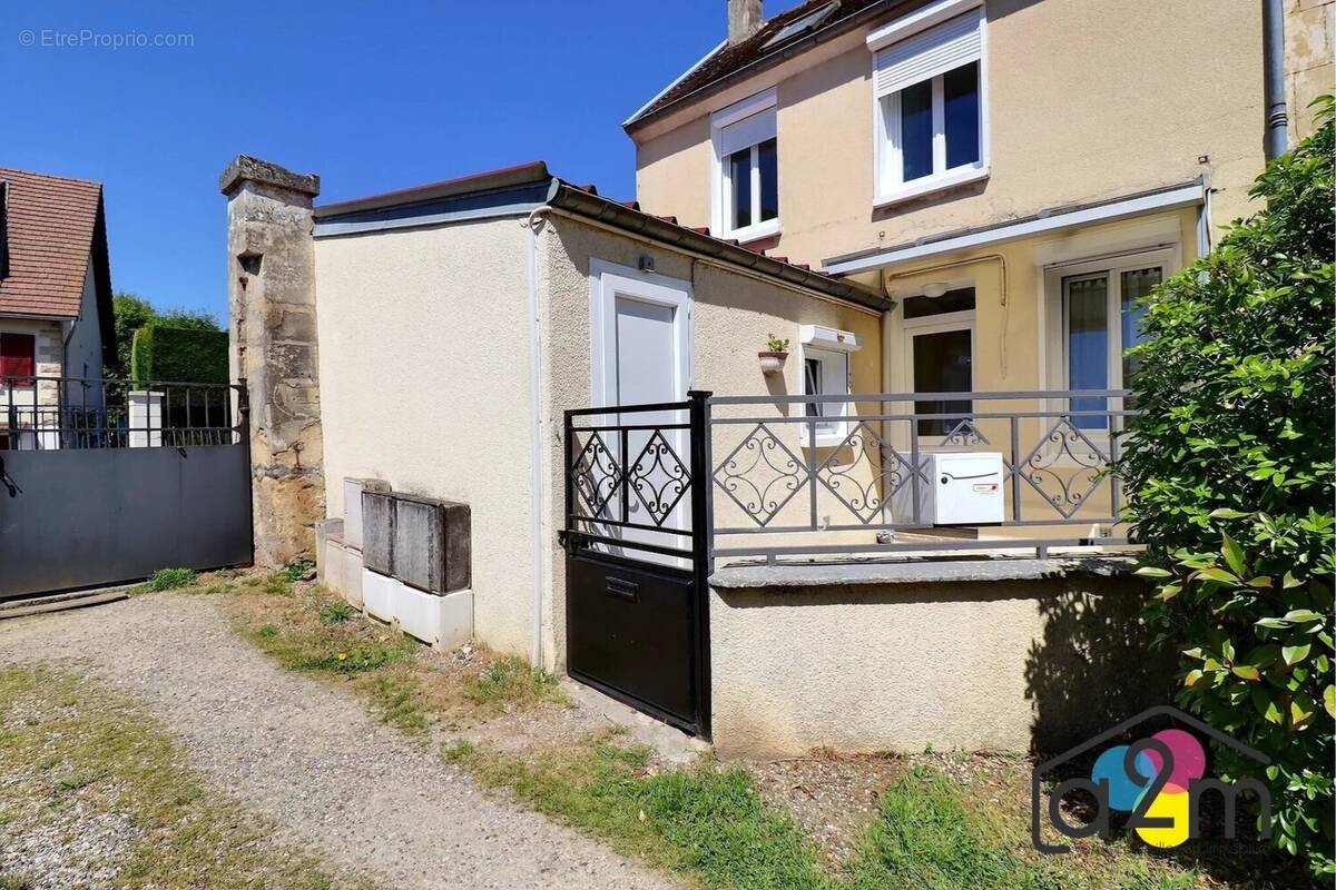 Maison à MONTATAIRE