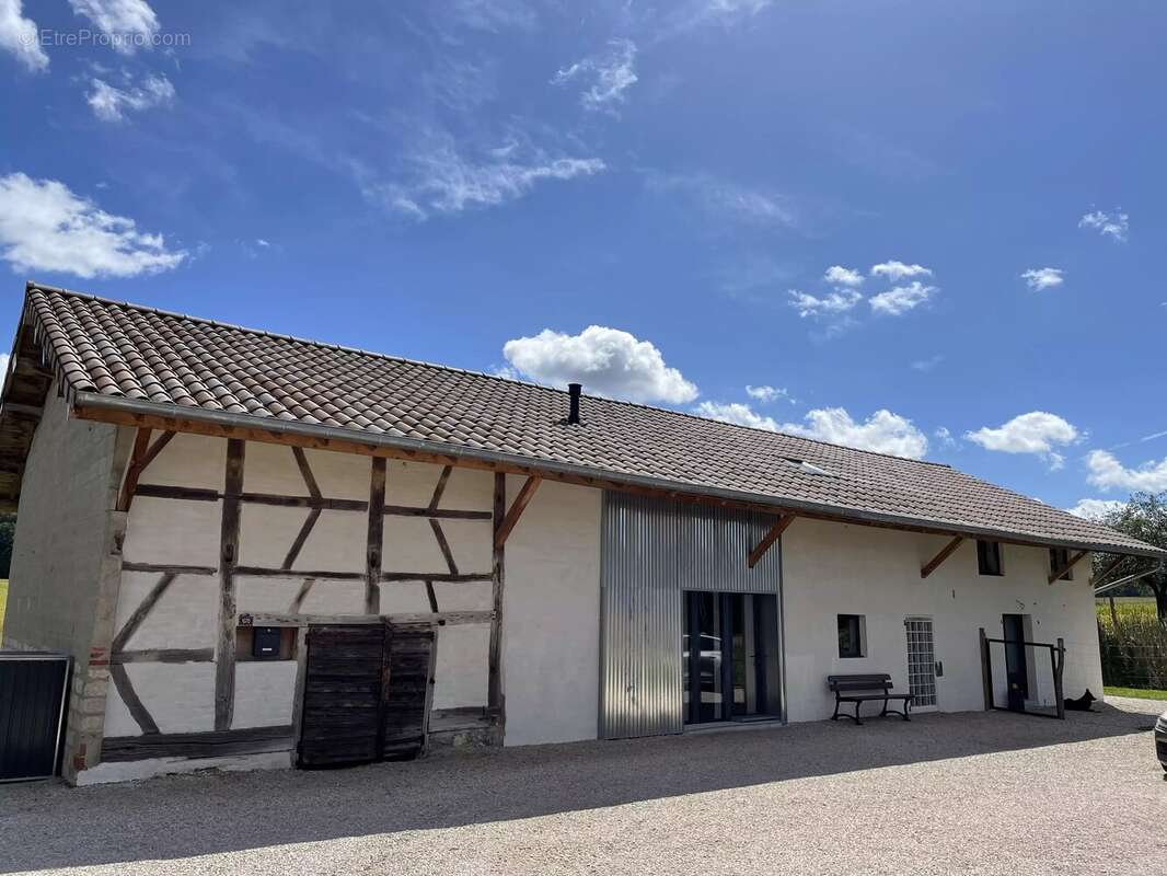 Maison à VARENNES-SAINT-SAUVEUR