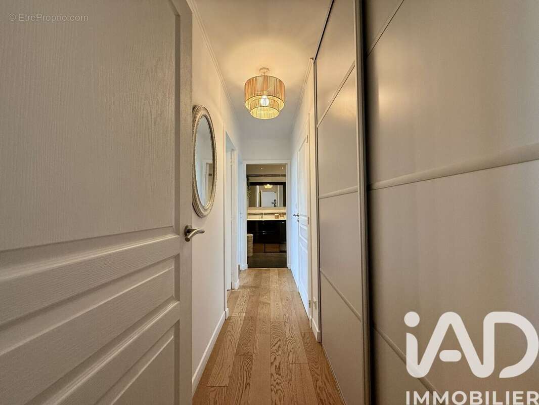 Photo 9 - Appartement à SAINT-LAURENT-DU-VAR