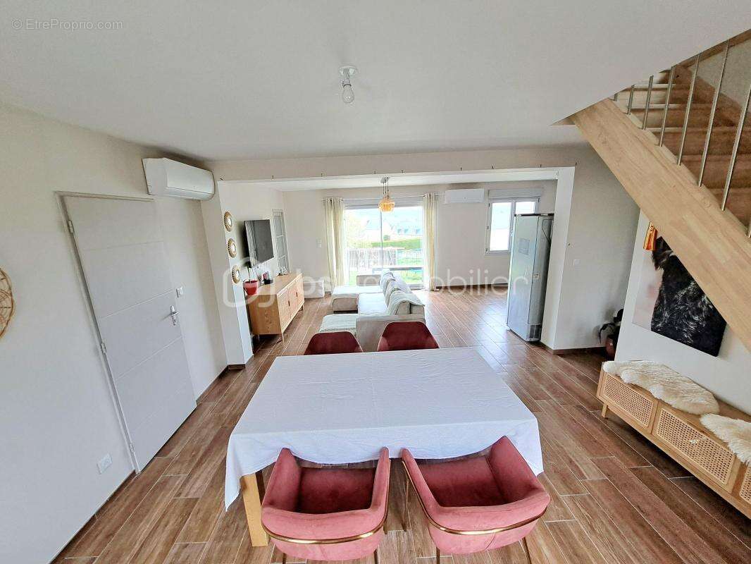 Maison à VIC-SUR-AISNE