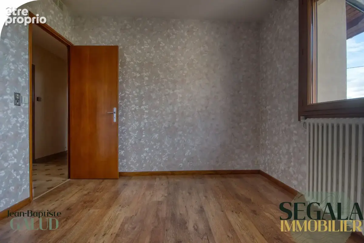 Carmaux — Maison de 117 m2 avec grand jardin, trois chambres et deux garages - photo 11