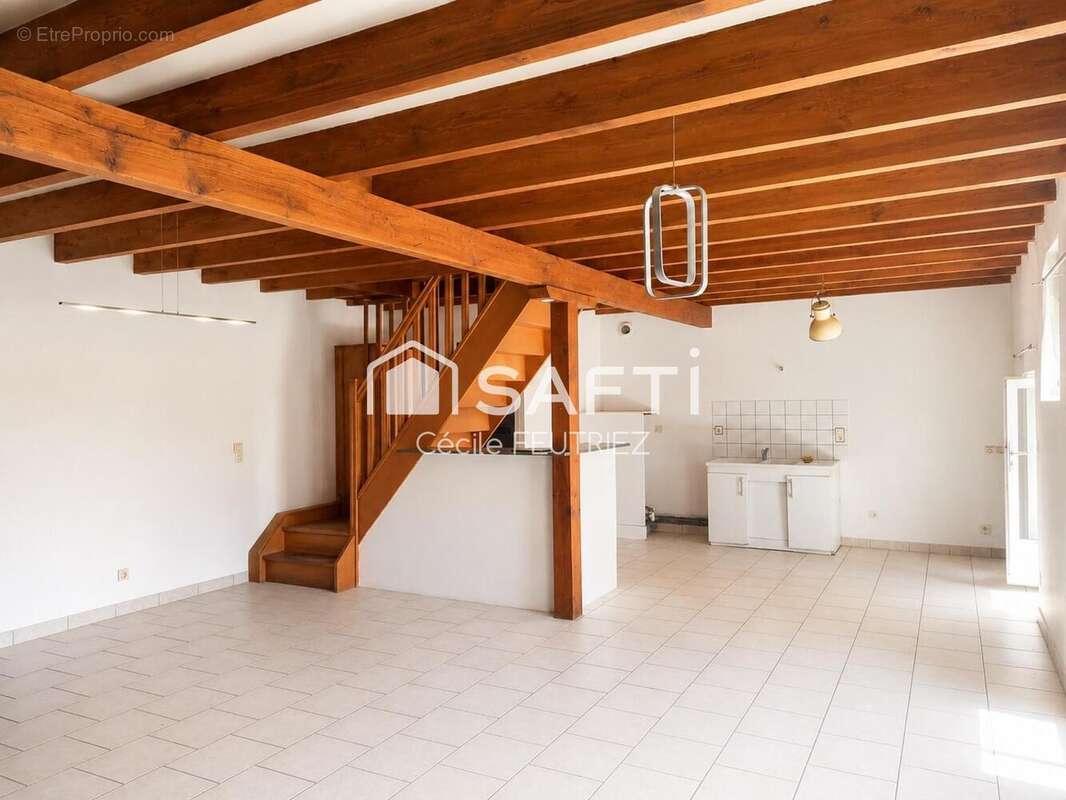 Maison 88 m² à Saint-Yrieix-Le-Dejalat  - photo 2