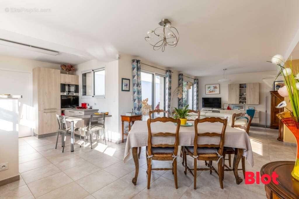 Maison à LA MEZIERE