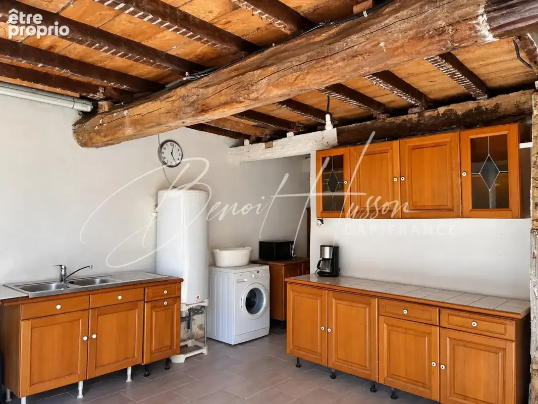 Maison de ville de 130m² avec cour, garage et dépendance - photo 6
