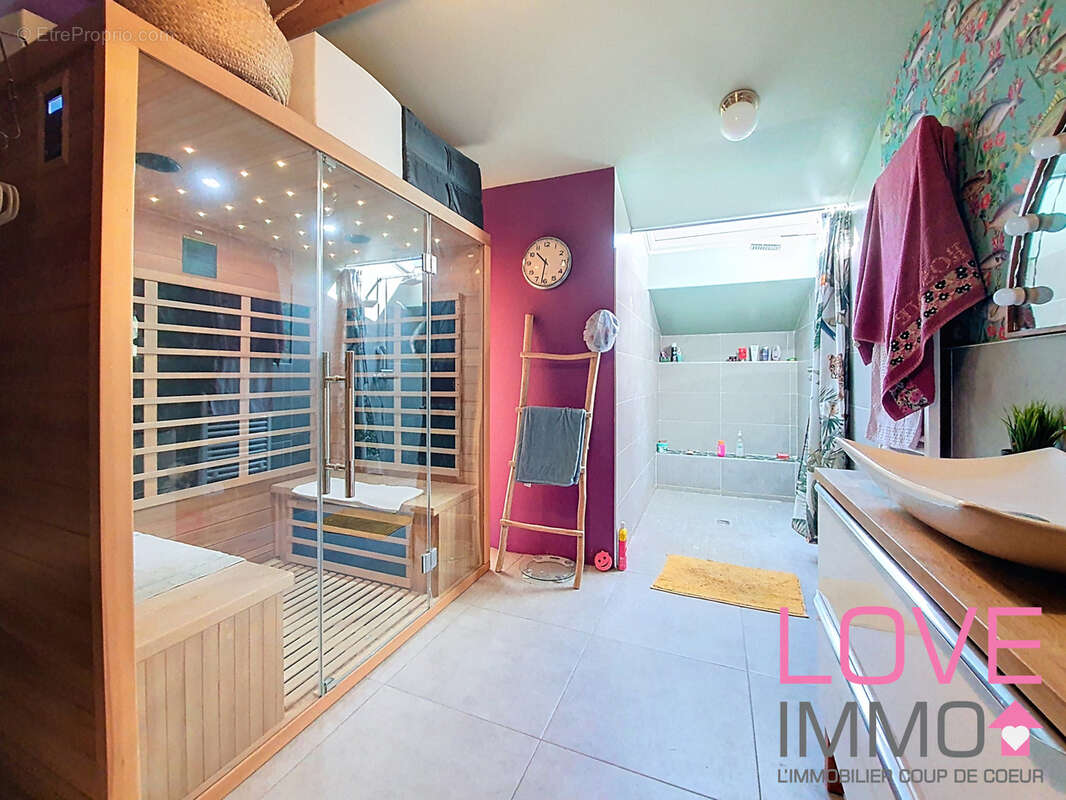 Maison à LA TOUR-DU-PIN