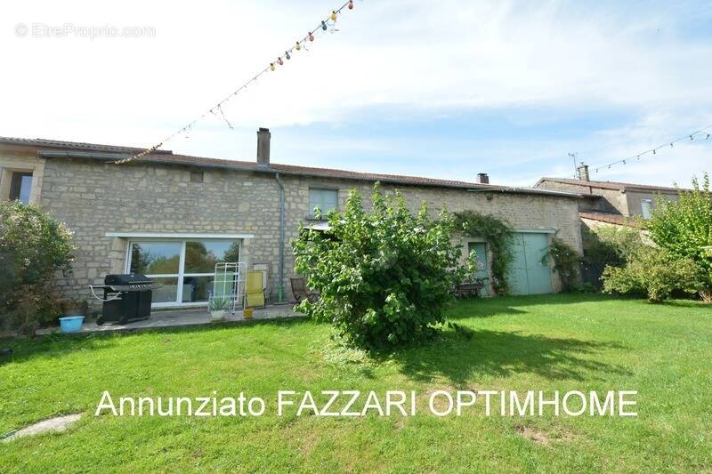 Maison à LUZY-SAINT-MARTIN