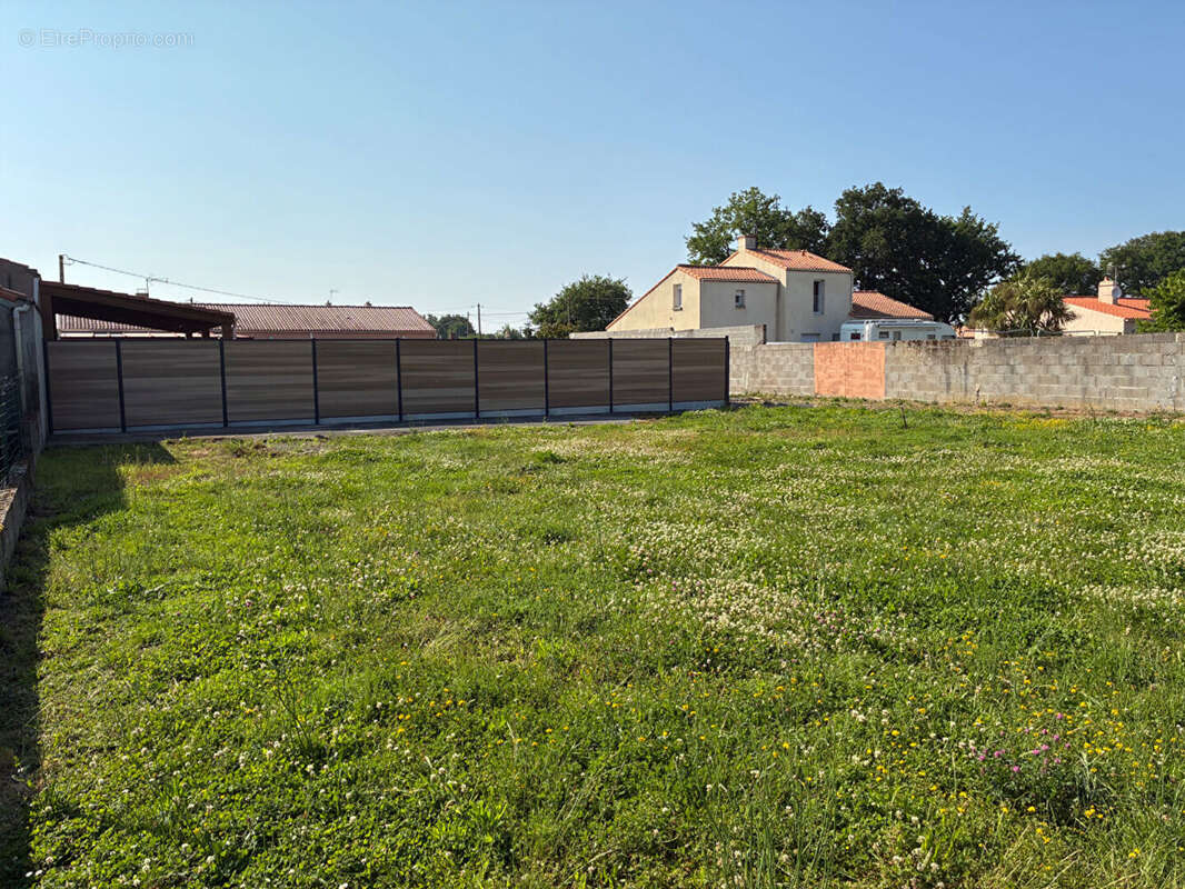 Terrain à SAINT-PHILBERT-DE-GRAND-LIEU