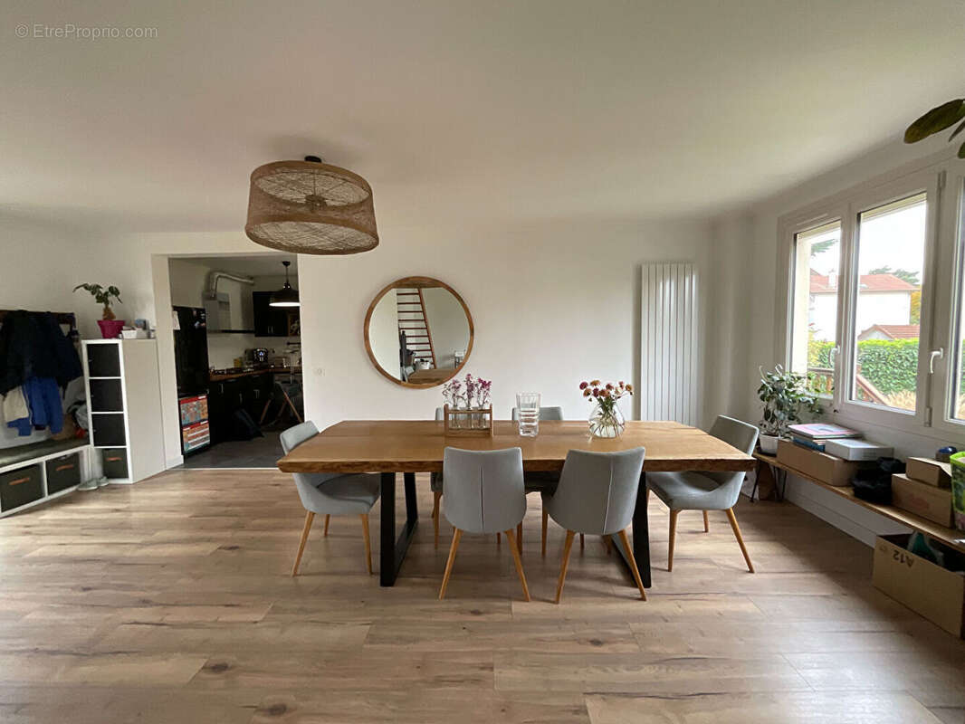 Maison à MAURECOURT