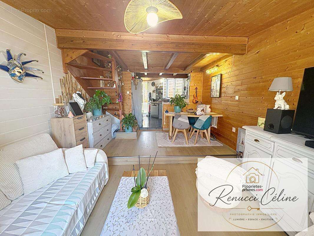 Maison de 123 m² (T3+T2) à Alata - photo 15