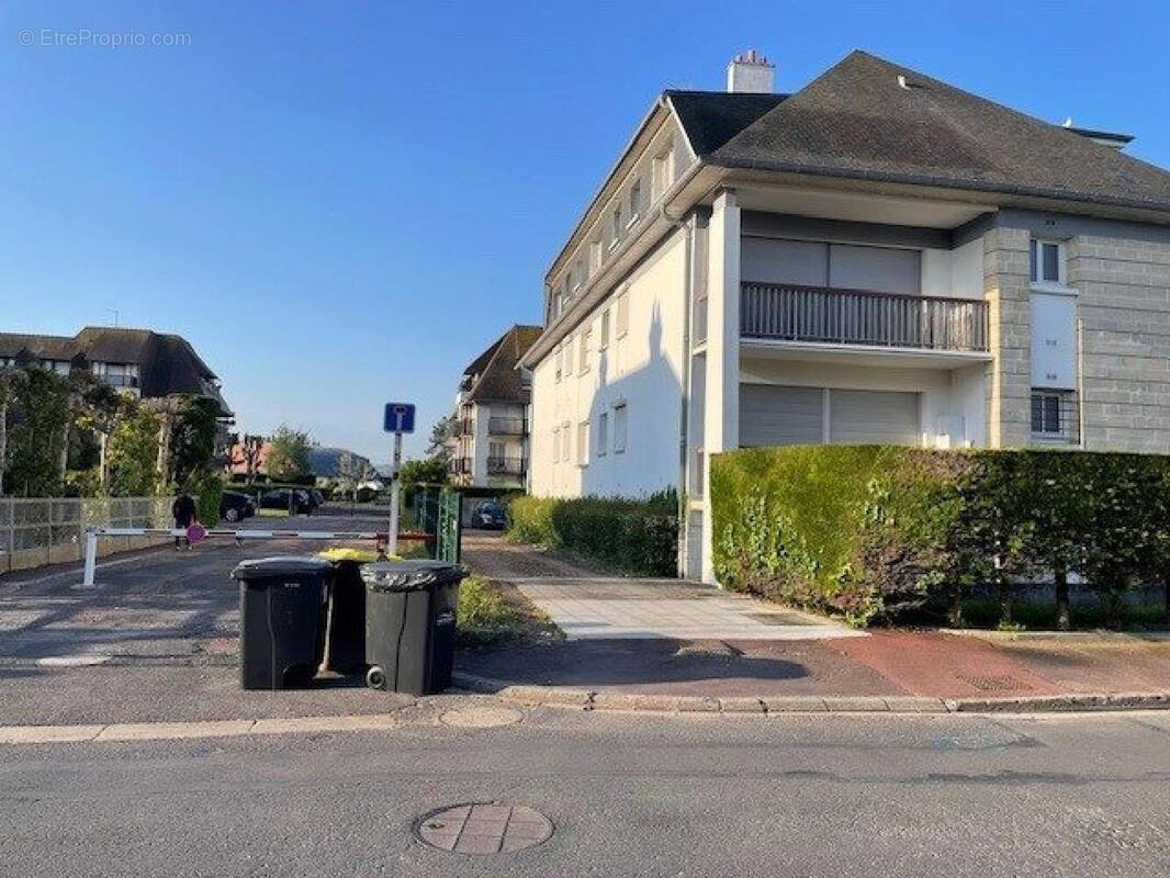 Photo 1 - Appartement à BLONVILLE-SUR-MER