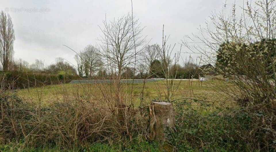 Terrain à SAINT-GATIEN-DES-BOIS