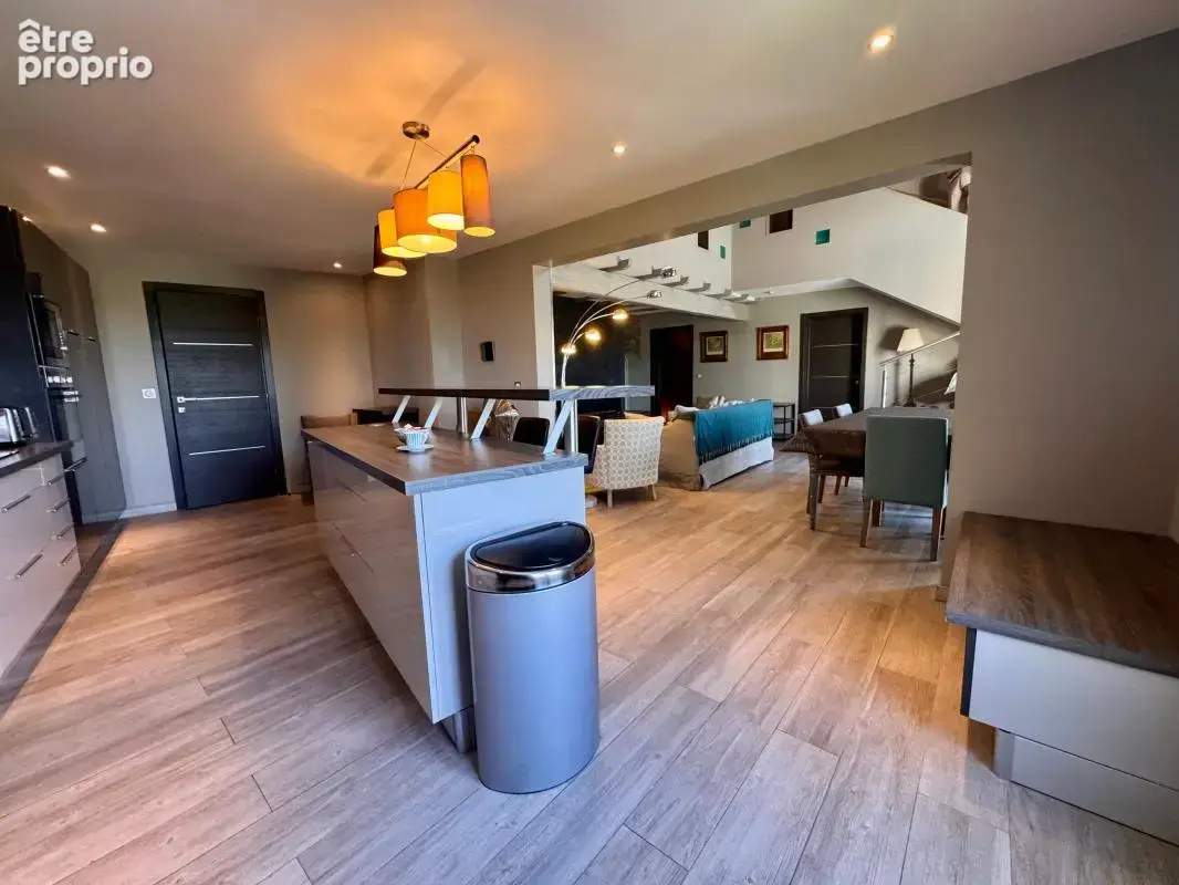 Saint-raphaël – maison de 196 m² avec piscine, vue et espaces de vie généreux - photo 8