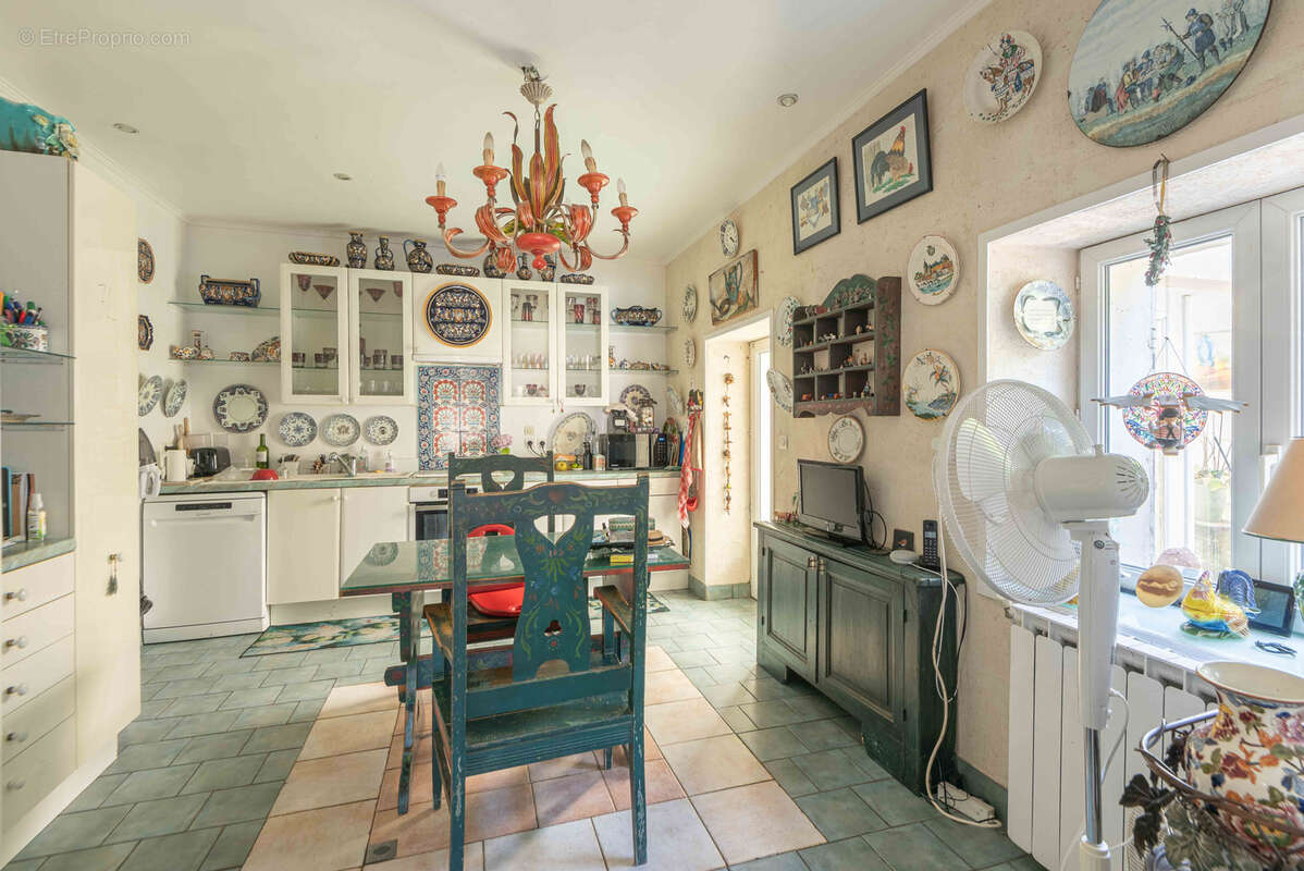 Maison à BEYCHAC-ET-CAILLAU