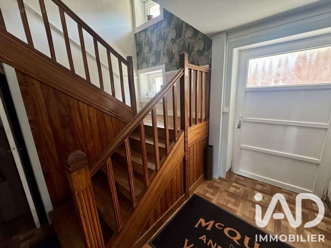 Maison 121 m² à Equeurdreville-Hainneville  - photo 8
