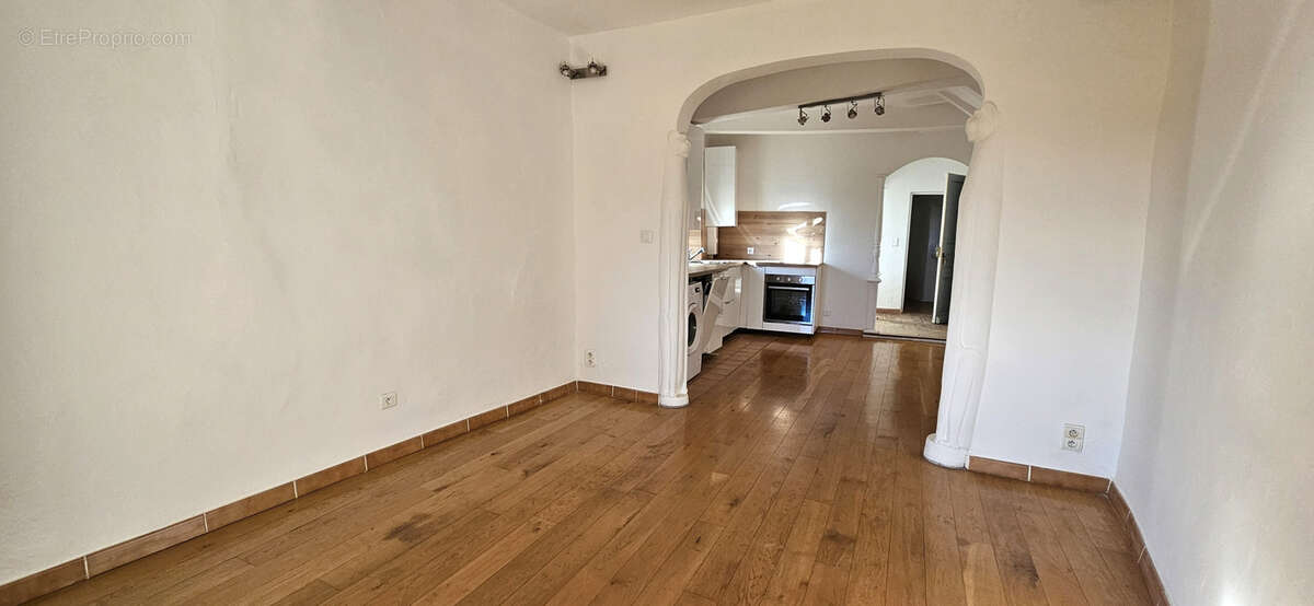 Appartement à LE CASTELLET