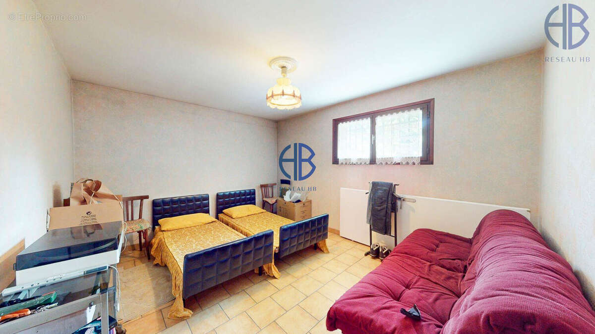 Maison familiale idéale profession libérale 10 pièces 320,05 m²  Avenue Georges Clemenceau  LE BLANC-MESNIL - photo 6