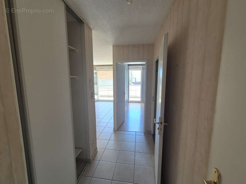 SOUS OFFRE D'ACHAT APPARTEMENT T2 SAINT-MARTIN-D'HÈRES  Vente 2 Pièces avec Terrasse Plein Sud & Cave  Proche Campus Universitai - photo 7