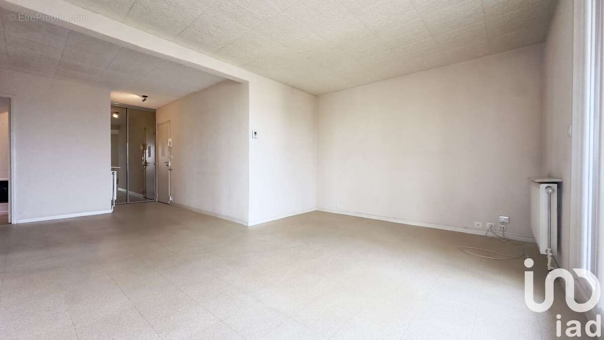 Photo 3 - Appartement à MONTIGNY-LE-BRETONNEUX