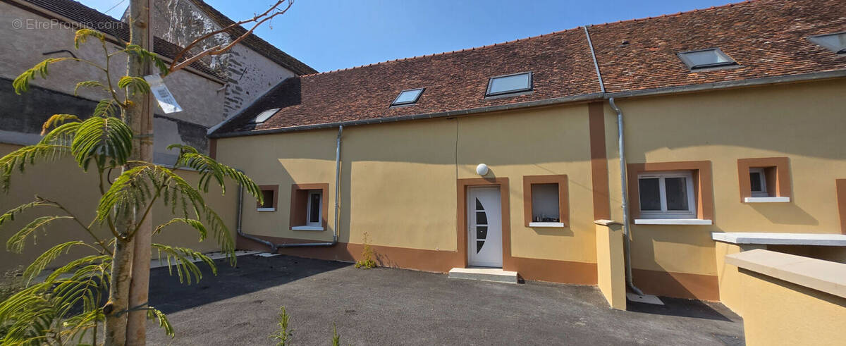 Maison à LONGUEVILLE