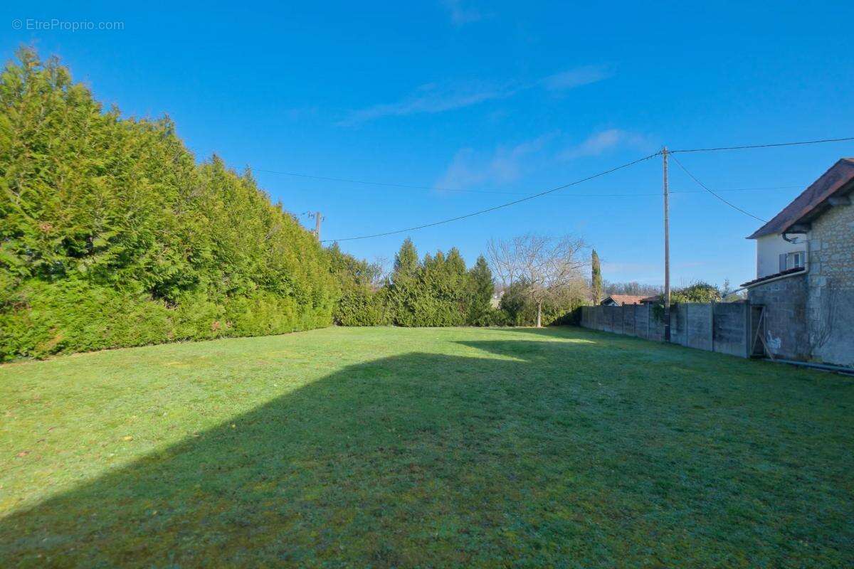 Maison à GRAND-BRASSAC